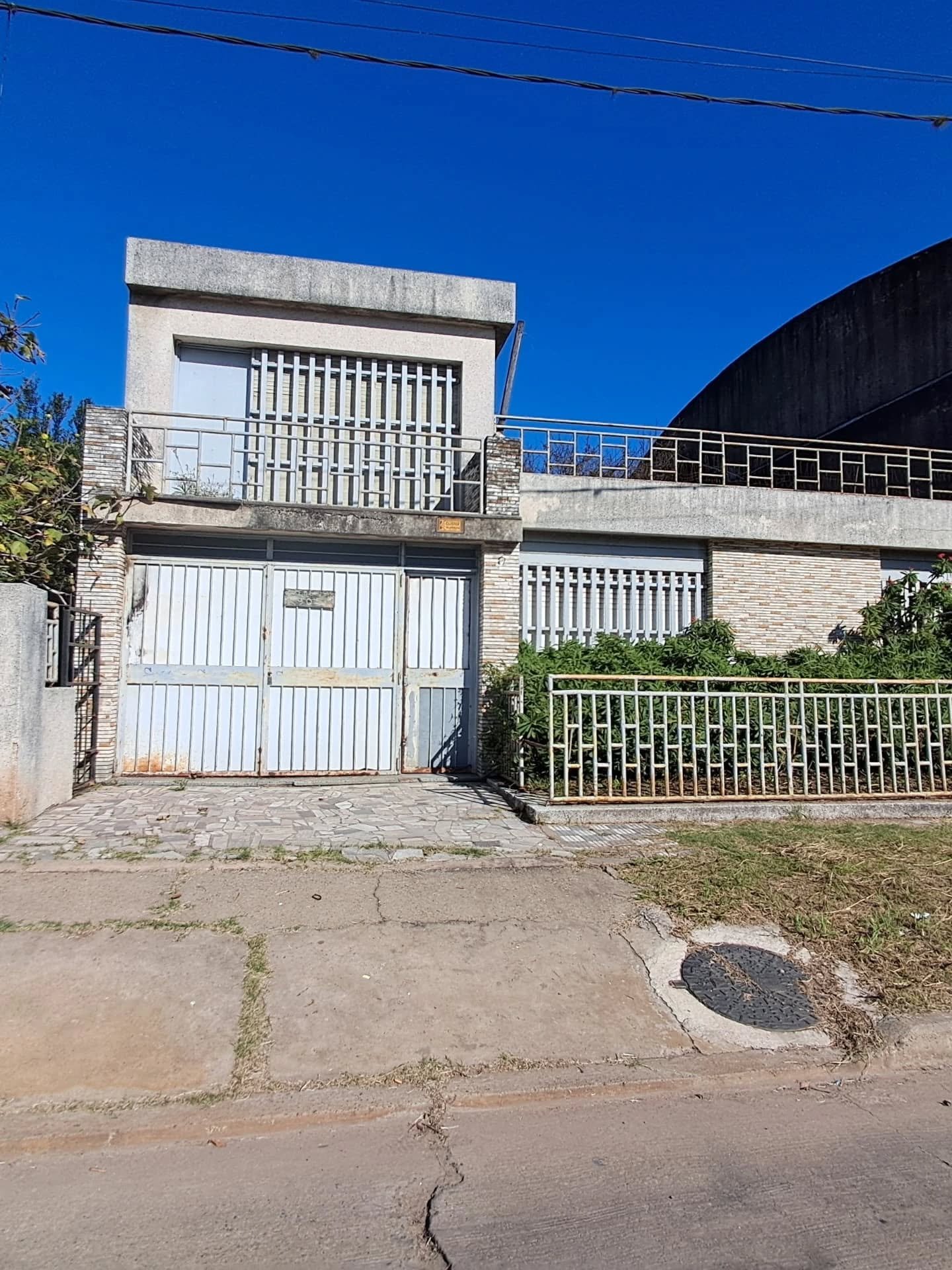 CASA PLANTA BAJA Y ALTA